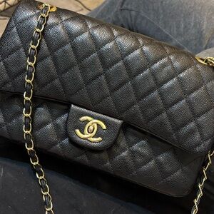 Chanel Black Quilted leather Shoulder Bag with Gold Chain
